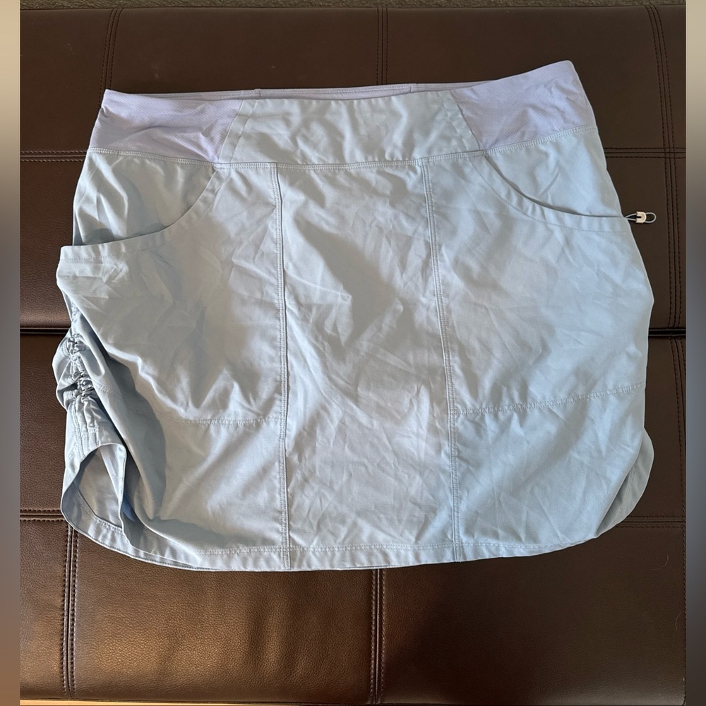 Patagonia women’s light blue skirt with pockets XL